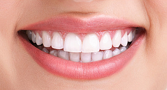 Traitement blanchiment des dents - centre de soins esthétiques Akhena à Bulle Blanchiment des dents à l'institut de beauté Akhena à Bulle
